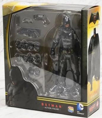 MAFEX 017 BATMAN Justice League Batman Action Figure 16cm Model Doll Toys Model Garage Kit