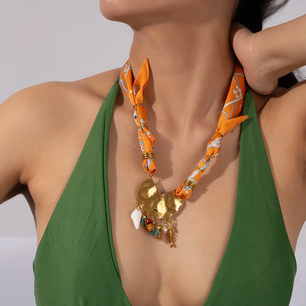 

Aesthetic Bandana Scarf Choker Necklace Waterproof Stainless Steel Chunky Gold Charm Irregular Metal Pendant Vacation Jewelry