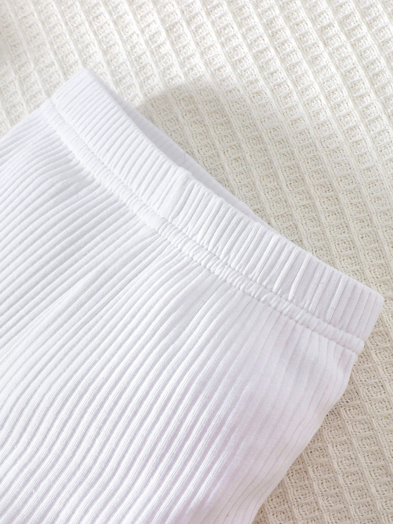JOPGEEY Dreiteiliges Set aus einfarbigen, gestreiften, schlichten und lässigen Shorts für Babys im Sommer. – Detail 5