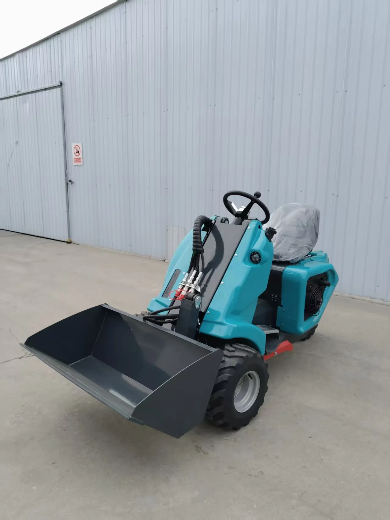 Горячий продавать Nicosail дизельный мини-нагрузчик на руле, механическое оборудование, рулевой погрузчик с ведром