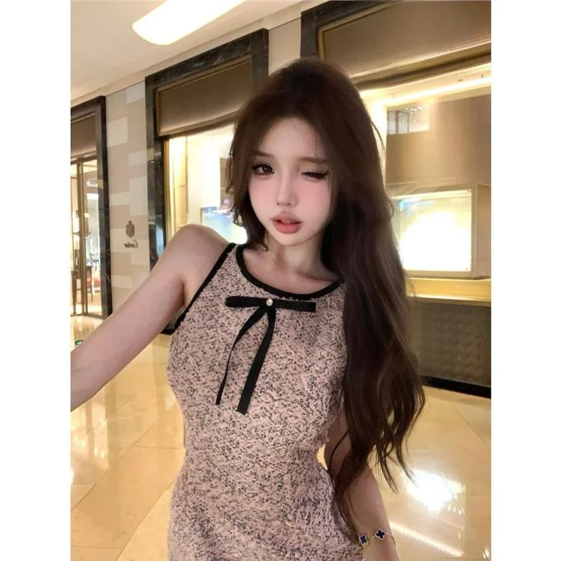 เสื้อกั๊กทรงเข้ารูปผูกเอว ดีไซน์ประดับพู่ห้อย กระโปรงทรงห่อหุ้ม ผ้าคอตตอน 100% สำหรับผู้หญิง