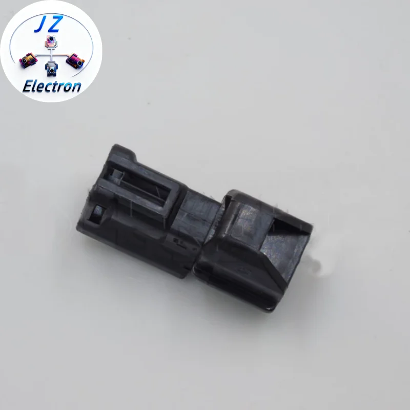 30PCS Original Genuine 7182-8720-30 Rectangular Connector Housings Automotive Smart Electronic Devices