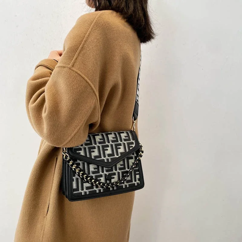 Bolso cruzado de un solo hombro para mujer, bolsa de mano informal, a la moda, con dijes, para otoño