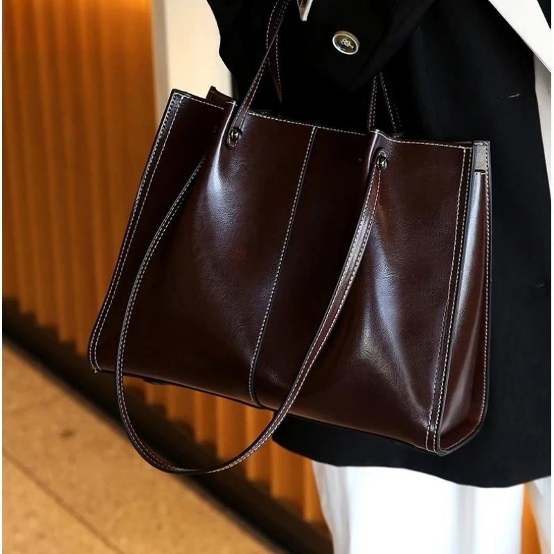 Luxury woman Shoulder bag soft leather large capacity square tote bag Vintage Fashionable cowhide Handbag Shopping underarm bags