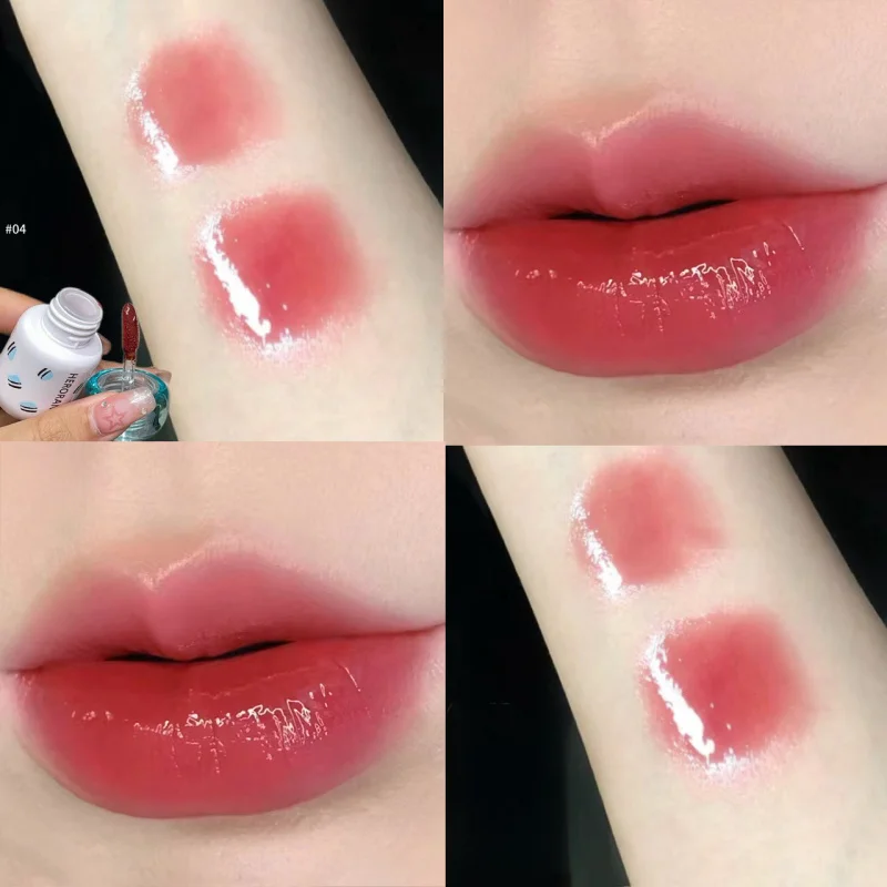 

HERORANGE Cloudy Soft Matte Lip Mud: Зеркальная поверхность приобретает белый оттенок.