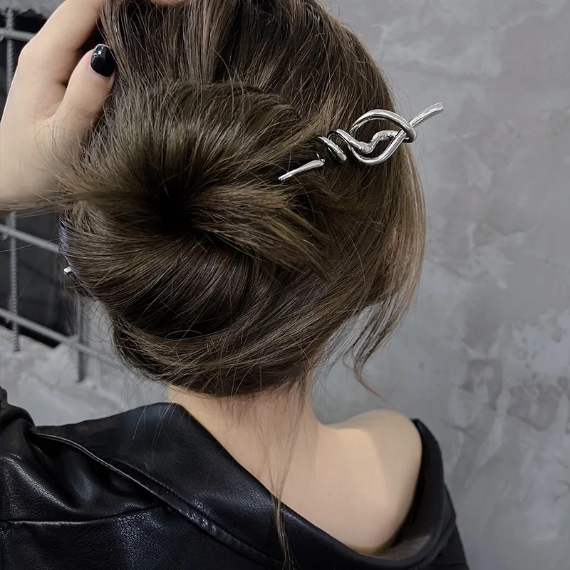Chinese Style Lucky Knot Silver Metal Hair Stick Minimalist Modern Hairpin For Women Bun Hairstyle Fashion Hair Accessory Daily