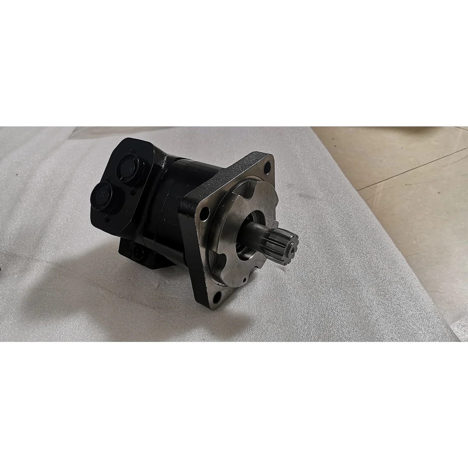 Quality Assurance Drive Motor 6682034 Hydraulic Motor For Bobcat S130 Skid Steer Loader 161-0085-005 Orbit Motor