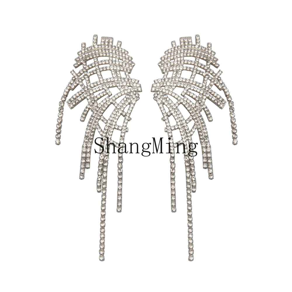 

ZYH sense of premium mesh sheet fringed earrings women's simple exaggerated stud earrings Internet celebrity explosion earrings