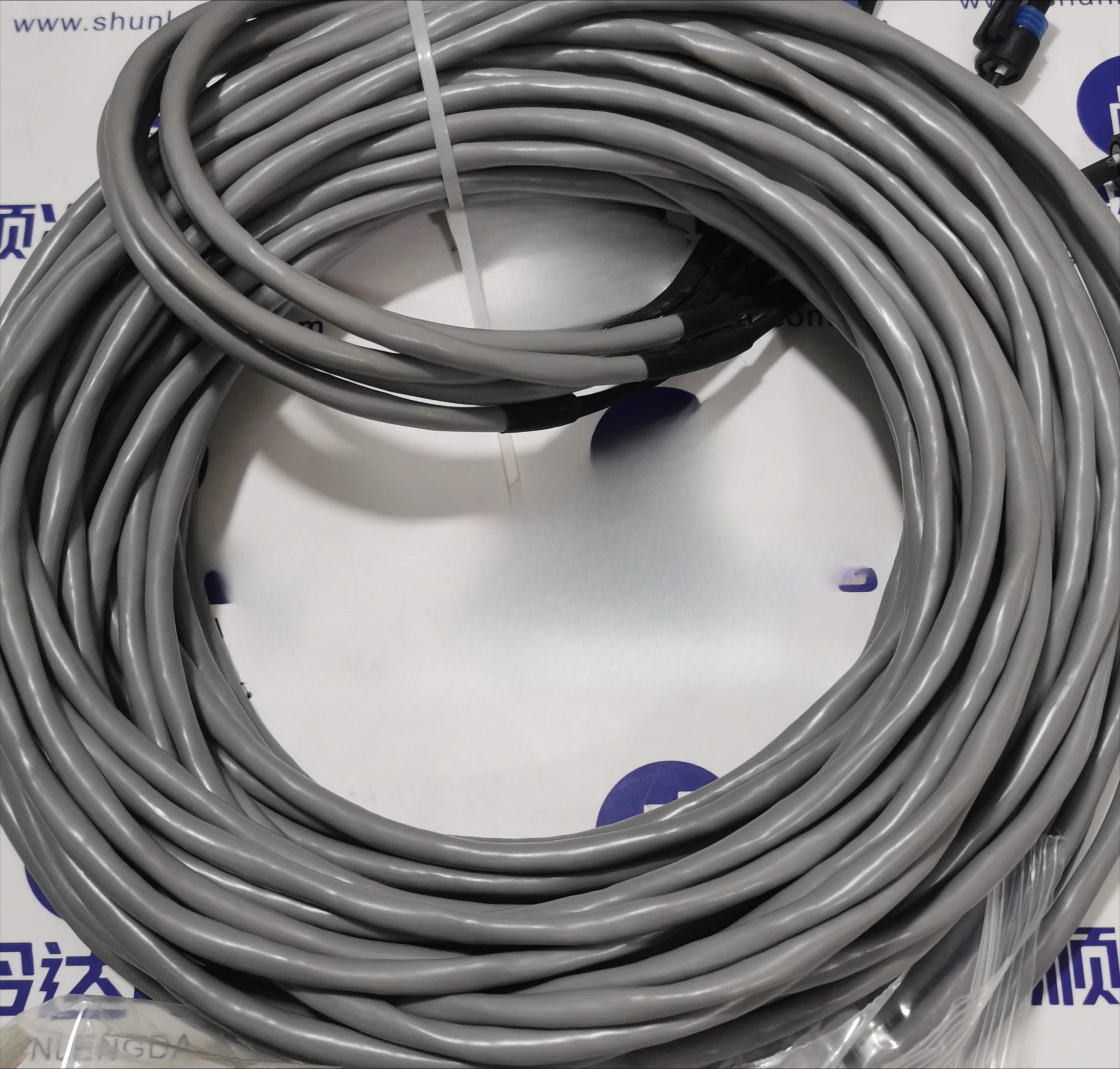 

HH79NZ048 is suitable for temperature sensor wiring of Carrier units