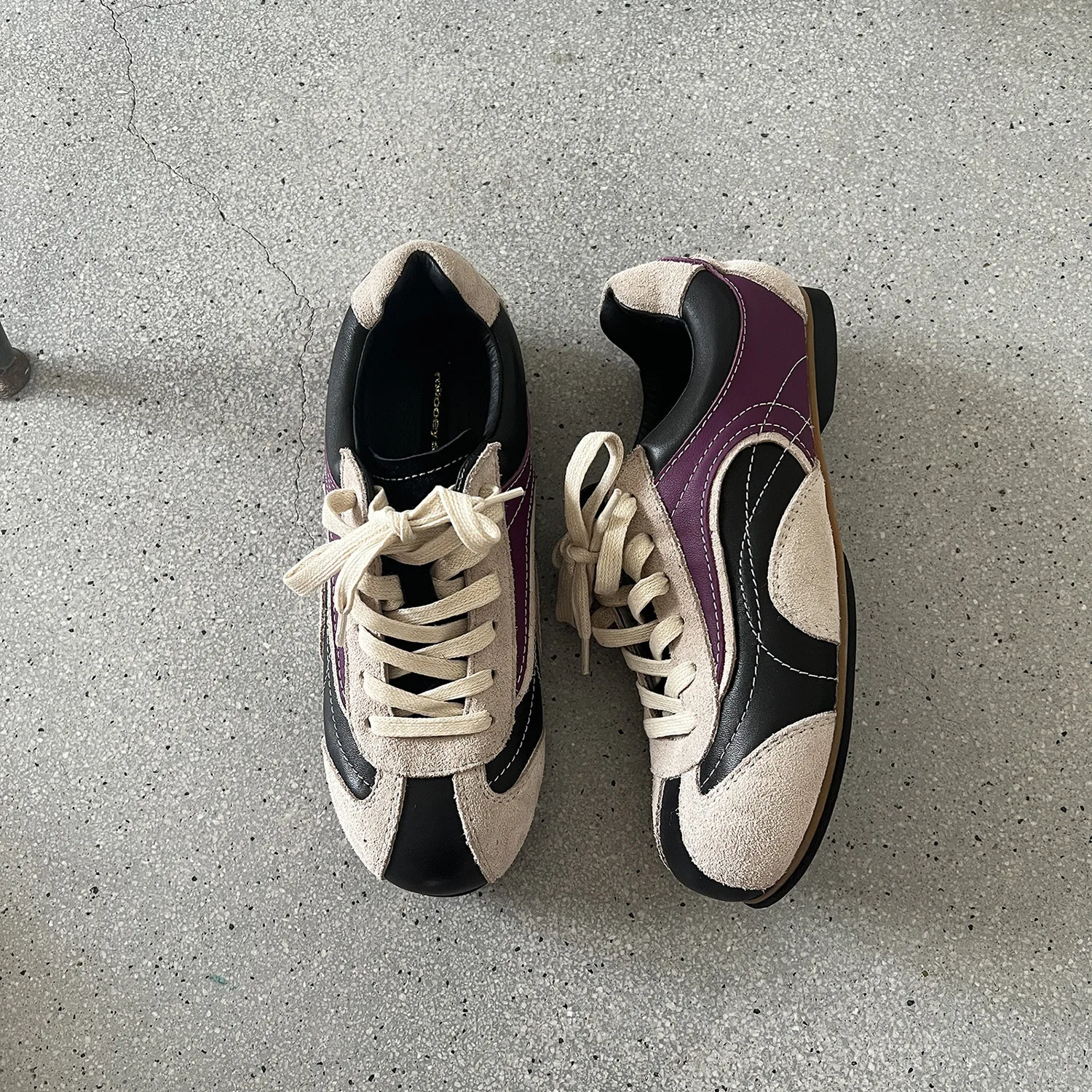 Tenisowe sznurowane buty turystyczne trampki wiązane na krzyż wygodne buty na płaskiej podeszwie damskie wysokiej jakości buty sportowe damskie