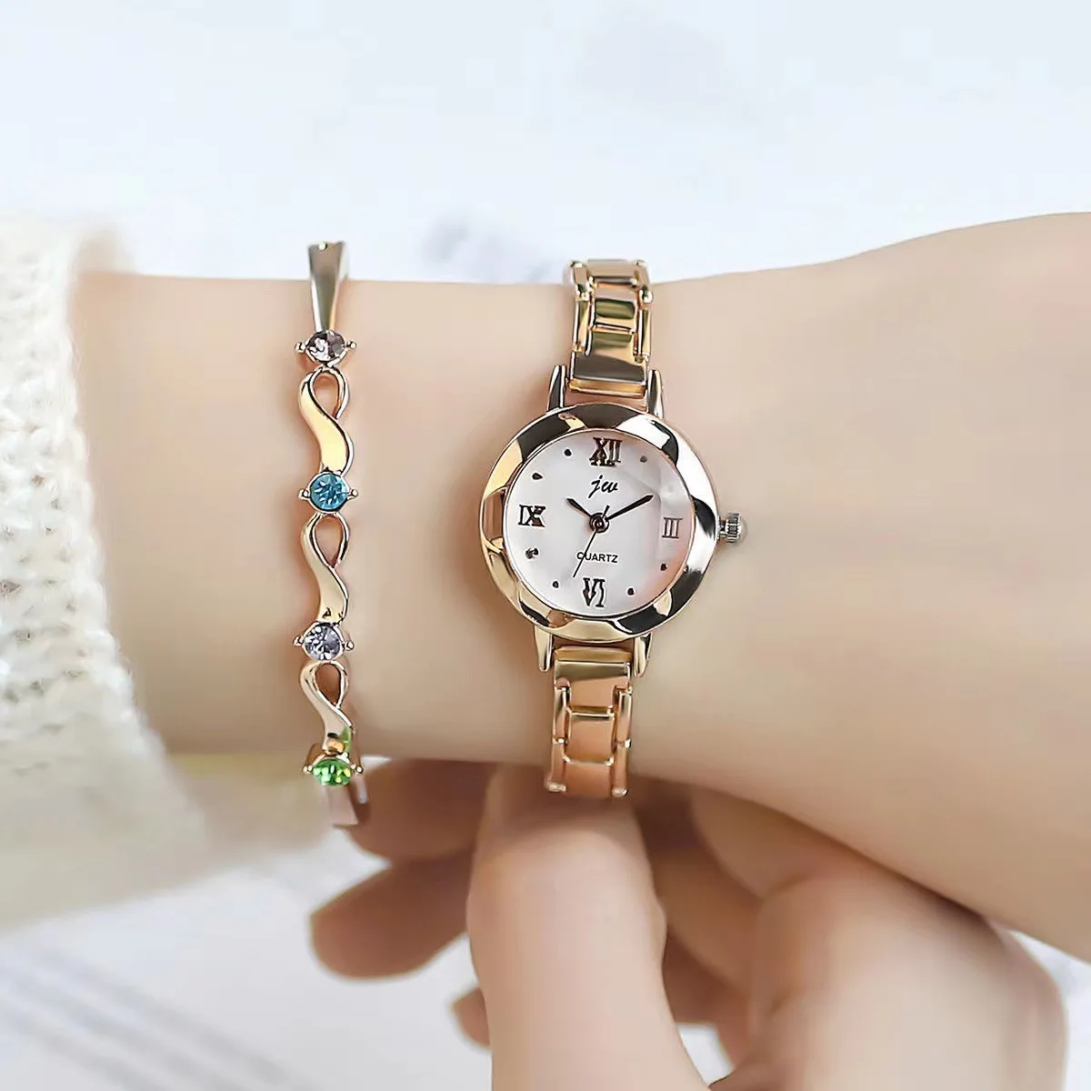 Ladies Watch Female Student Small Round Steel Band Trend Temperament Quartz Watch Personality Bracelet Watch Relojes Para Mujer