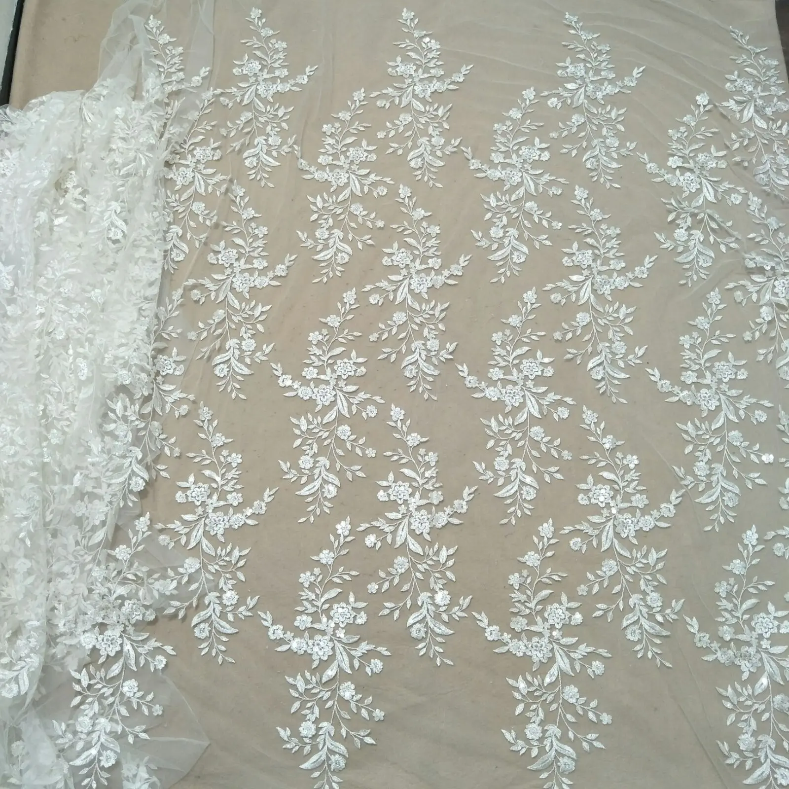 Fashion cute lace flower leafs lace fabric 130cm width bridal lace with sequins sell by yard