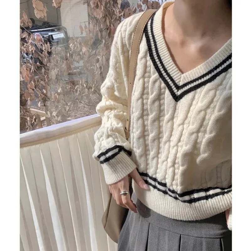 Spring Autumn Women V-Neck Loose Casual Pullovers England Style Black and White Striped Sweater Preppy Style Tennis Knit Sweater