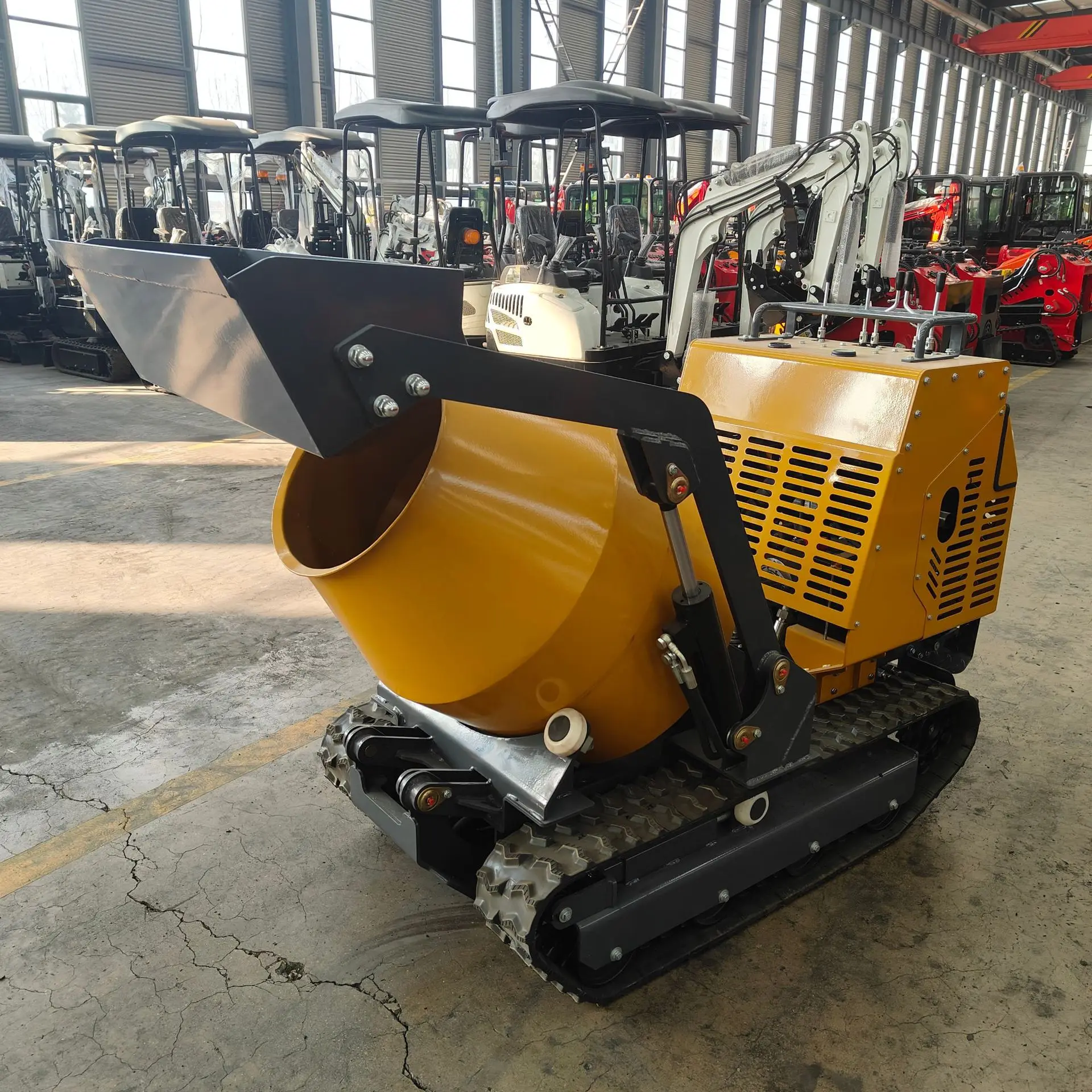Mini small crawler transport concrete mixing tank, construction site concrete mixer