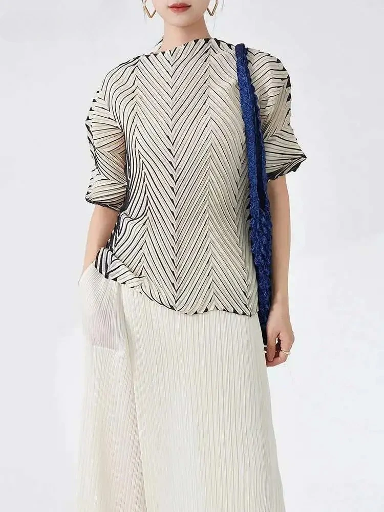 

Плиссированная футболка с принтом, женская футболка с коротким рукавом, Никольский дизайн, тонкая универсальная Miyake, новинка лета 2025 года, модная повседневная женская футболка с круглым вырезом