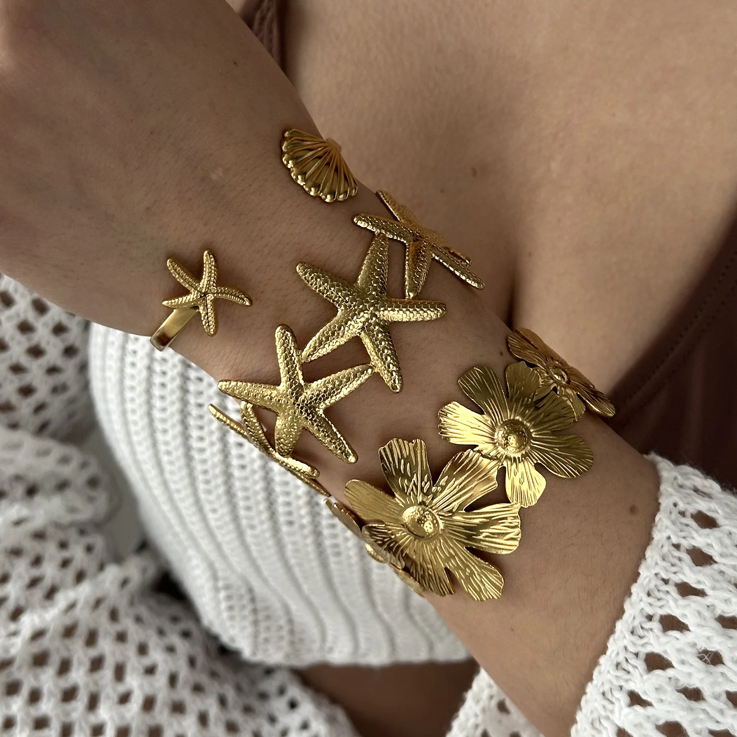 Vintage Exaggerated Metal Shell Starfish Bracelet for Women Fashion Gold Color Stainless Steel Cuff Bangle Beach Party Jewelry