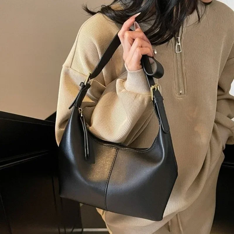 

Elegant Designer Shopper Diaper Bag Women Luxury Leather Tote Large Capacity Stylish Crossbody Handbag For Modern Moms