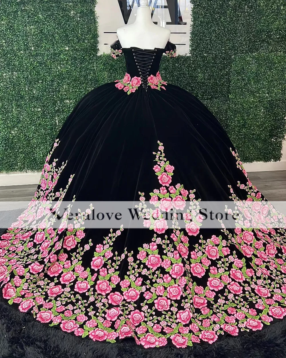 Mexican Black Quinceanera Dresses with Embroidery Floral Charro Vestido De 15 Años 2022 Off the Shoulder Sweet 16 Prom Gowns