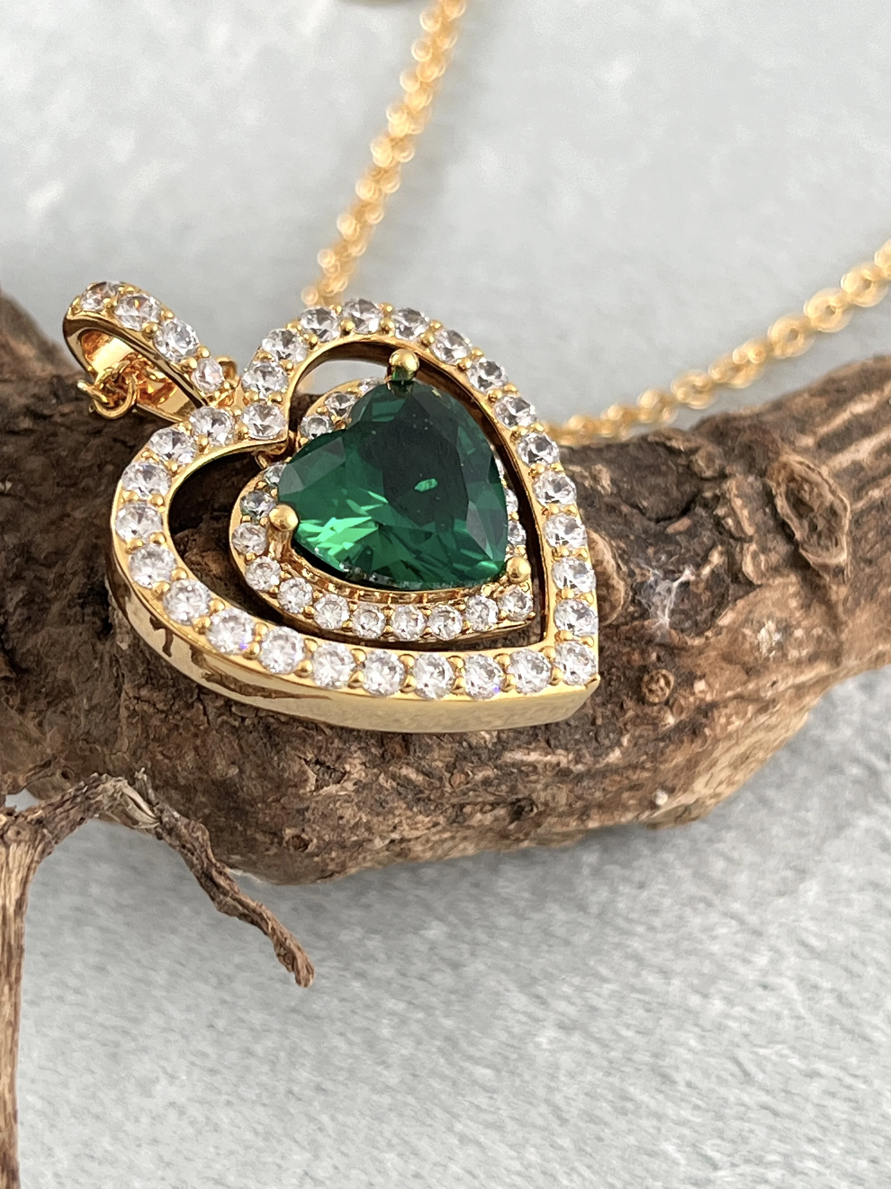 عبر الحدود وصول جديد على شكل قلب الزركون قلادة المتخصصة نمط للارتداء اليومي مجوهرات المصنع مباشرة بالجملة