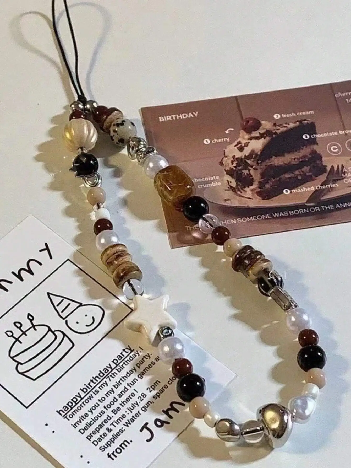 

Vintage Brown Beaded Phone Strap With Short Rope, Wrist Accessory, Beaded Chain Camera Pendant For Women