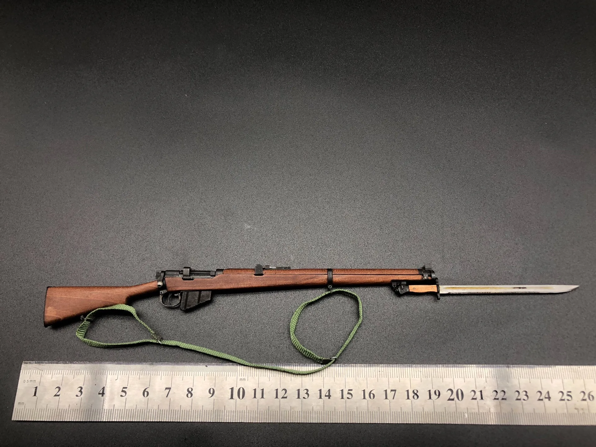 

1:6 WWII Series Weapon Toy Gun Solid Wood Metal Handmade Lee-Enfield Series Rifles Assembly Gun Model for Action Figures