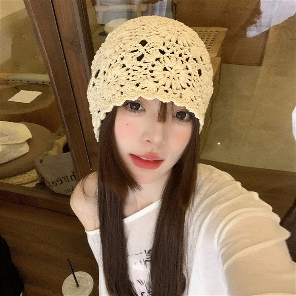 An Instagram with Japanese Spring and autumn book hollow vintage handmade women\'s hook hat hook flower knit women\'s wool knit ha