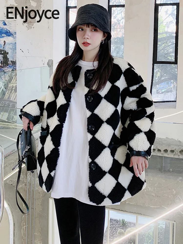 

2024 Winter Women Vintage Checkerboard Round Neck Lambswool Coats Thickened Jacket Casual Loose Warm Korean Streetwear