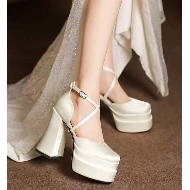 Weiße Satin-Hochzeitsschuhe Plateau Super Hohe Absätze Neue Kleine Blockabsatz-Pumps – Detail 7