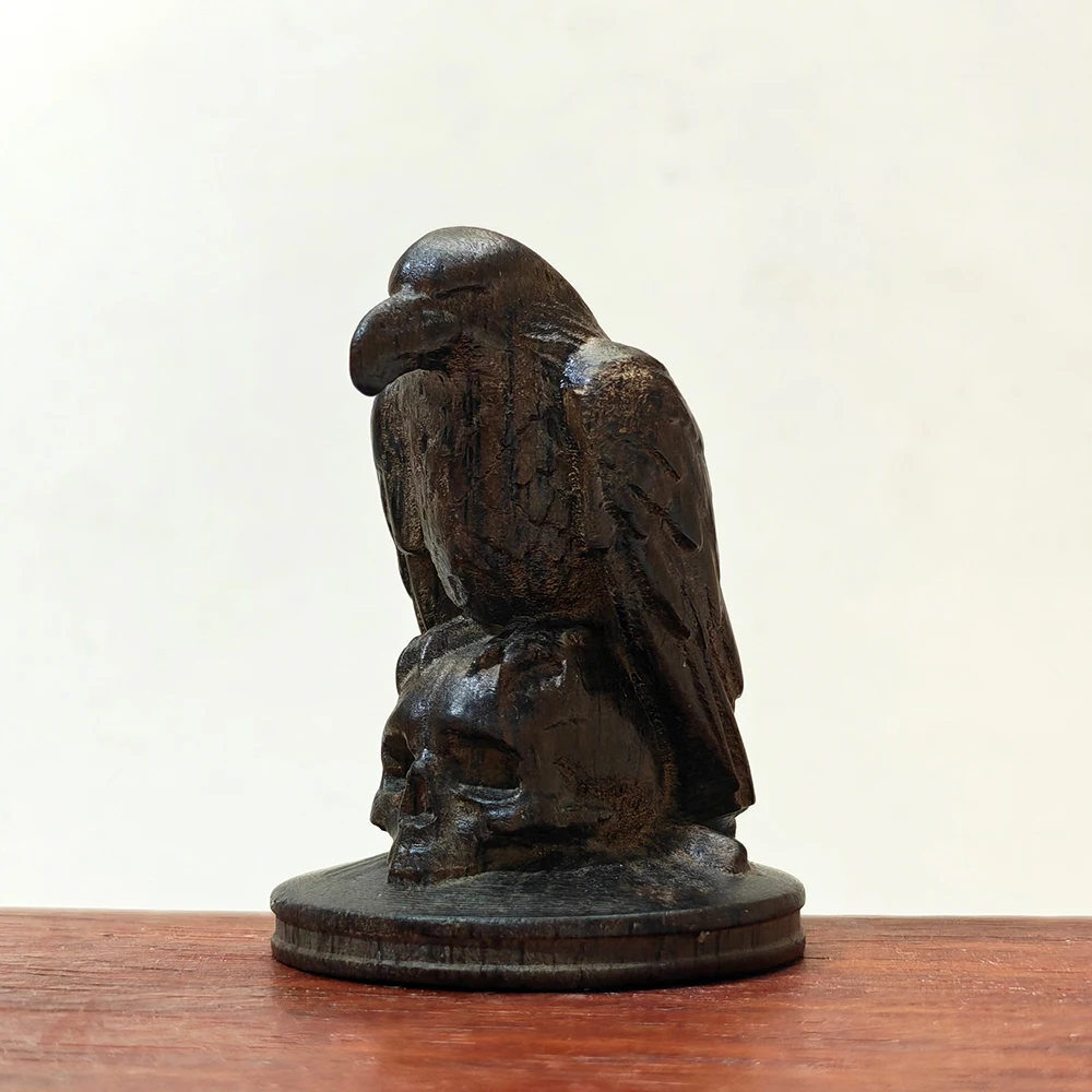 Wooden Crow Figurine Ornament, Horror Theme, Dark Style, Suitable for Halloween Gifts, Indoor Decorations, Desktop Decorations, Home Decor, Bedroom, Living Room, Centerpiece Decoration, Office
