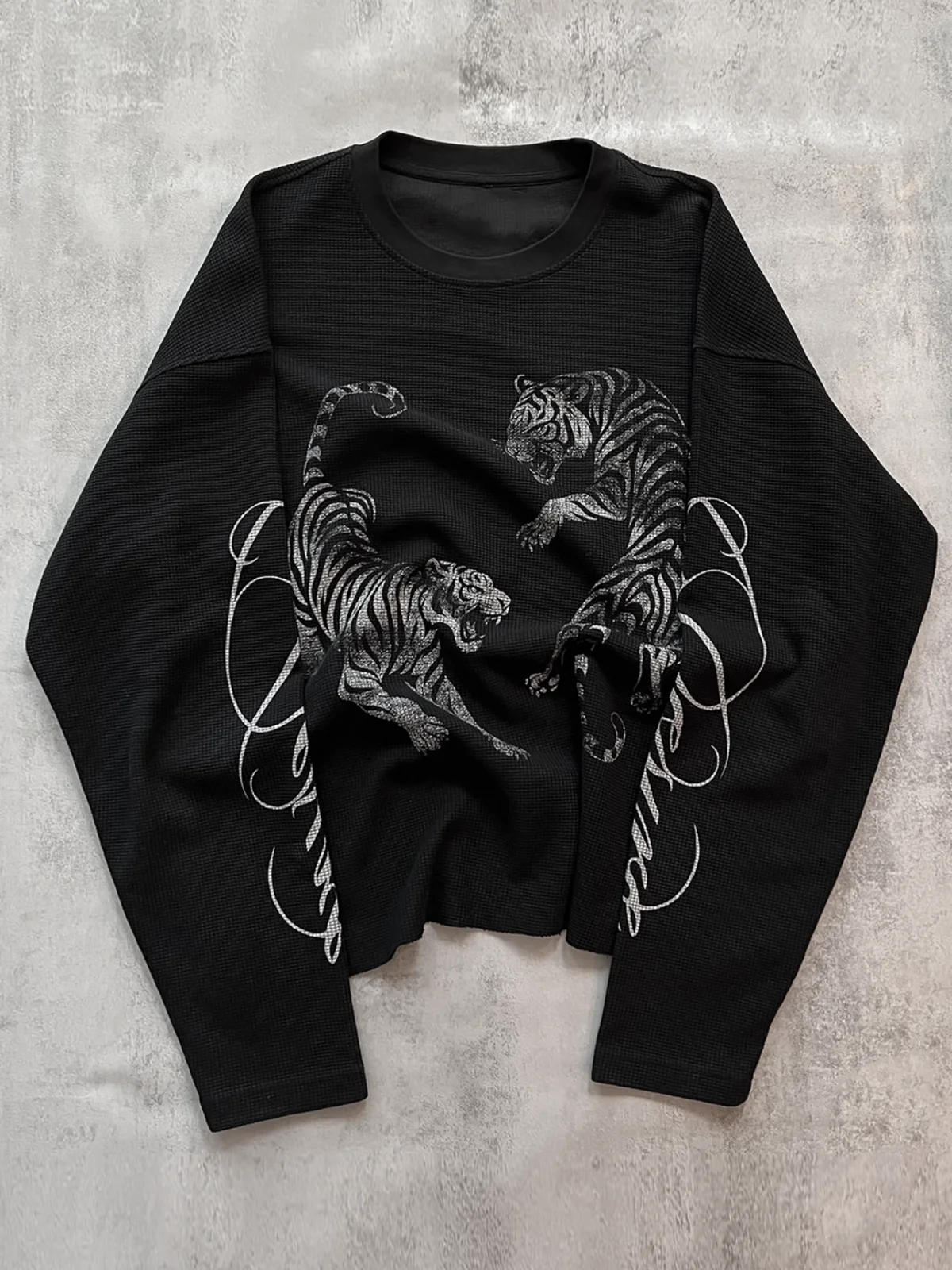 Camiseta de Manga Longa Estampada Estilo Street com Duplo Estampa de Tigre, Corte Solto e Boxyfit, Moletom Casual de Algodão ...