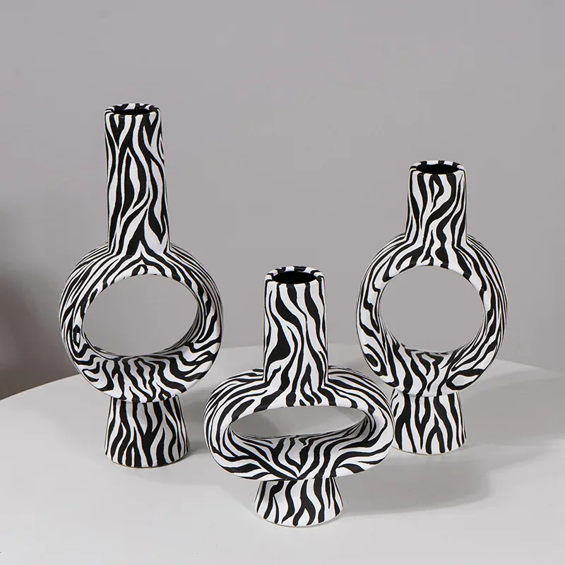 Modern Luxury Black And White Geometric Ceramic Vase Zebra Print Cut-out Floral Vase Flower Arrangement Countertop Decoration