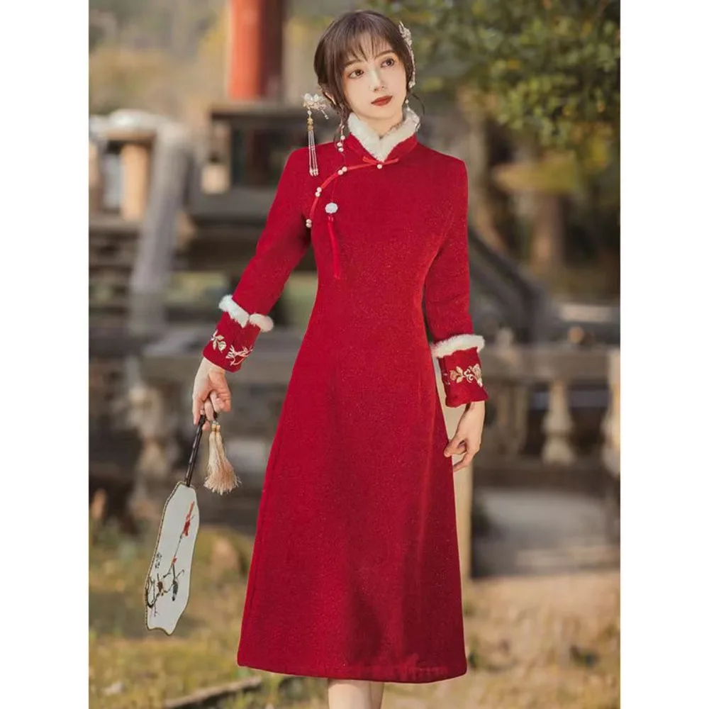 Vintage Red Embroidery Chinese Traditional Winter Qipao Thick Warm Party Midi Cheongsam Dresses Chinese New Year Clothes Woman