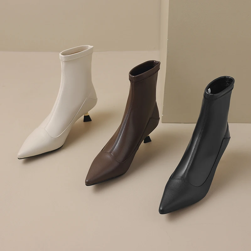 

Women’s Genuine Leather Pointed Toe Stretch Ankle Boots Low Kitten Heel Slim Fit Fashion Boots Plus Size 41 42