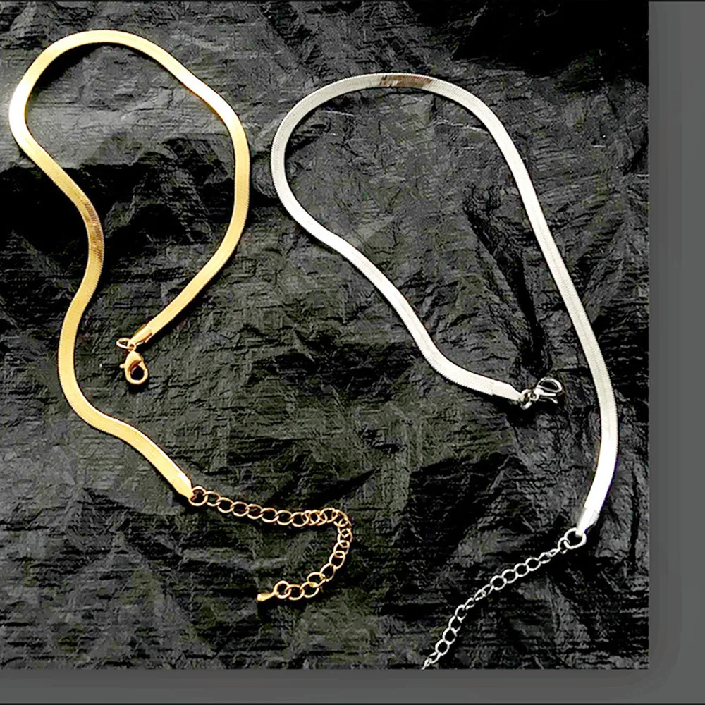 Zarte doppellagige dünne Schlangenkette für Frauen, sexy Goldfarbe, coole Schlüsselbeinkette, ästhetischer Y2k-Schmuck – Detail 8