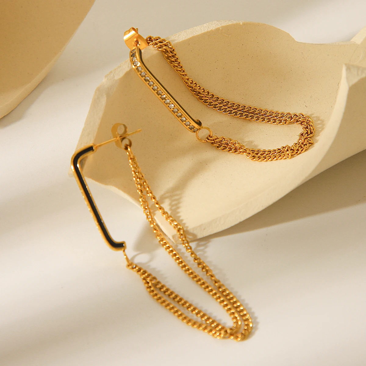 

Stainless Steel Hypoallergenic Tassel Earrings For Women 18K Gold Plated Geometric U Shape Enamel Non Tarnish Party Wear