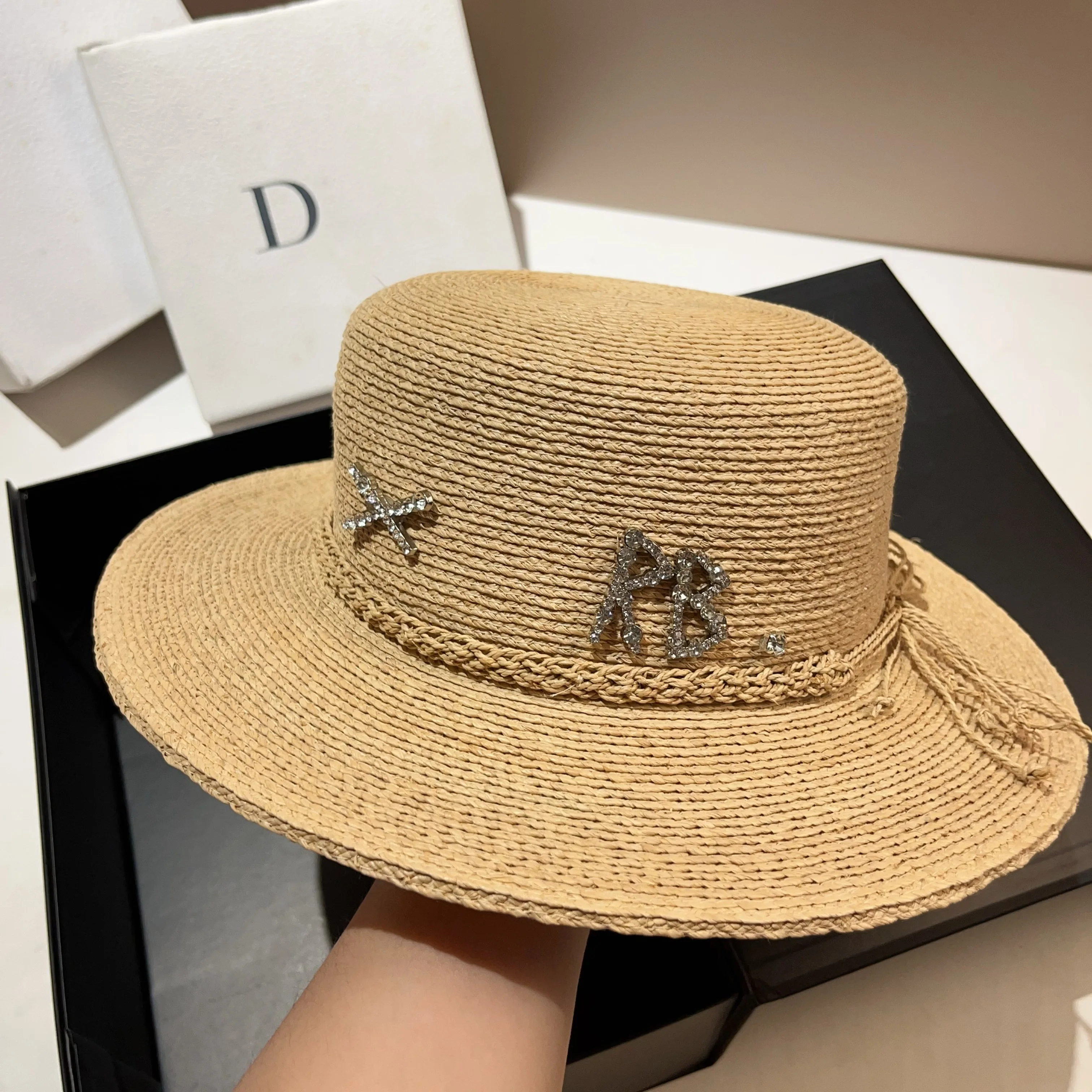 RB New Summer Lafite Grass Flat Top Hat Fashionable Outdoor Outgoing Sunshade and Sunscreen Natural Straw Hat Panama Hat