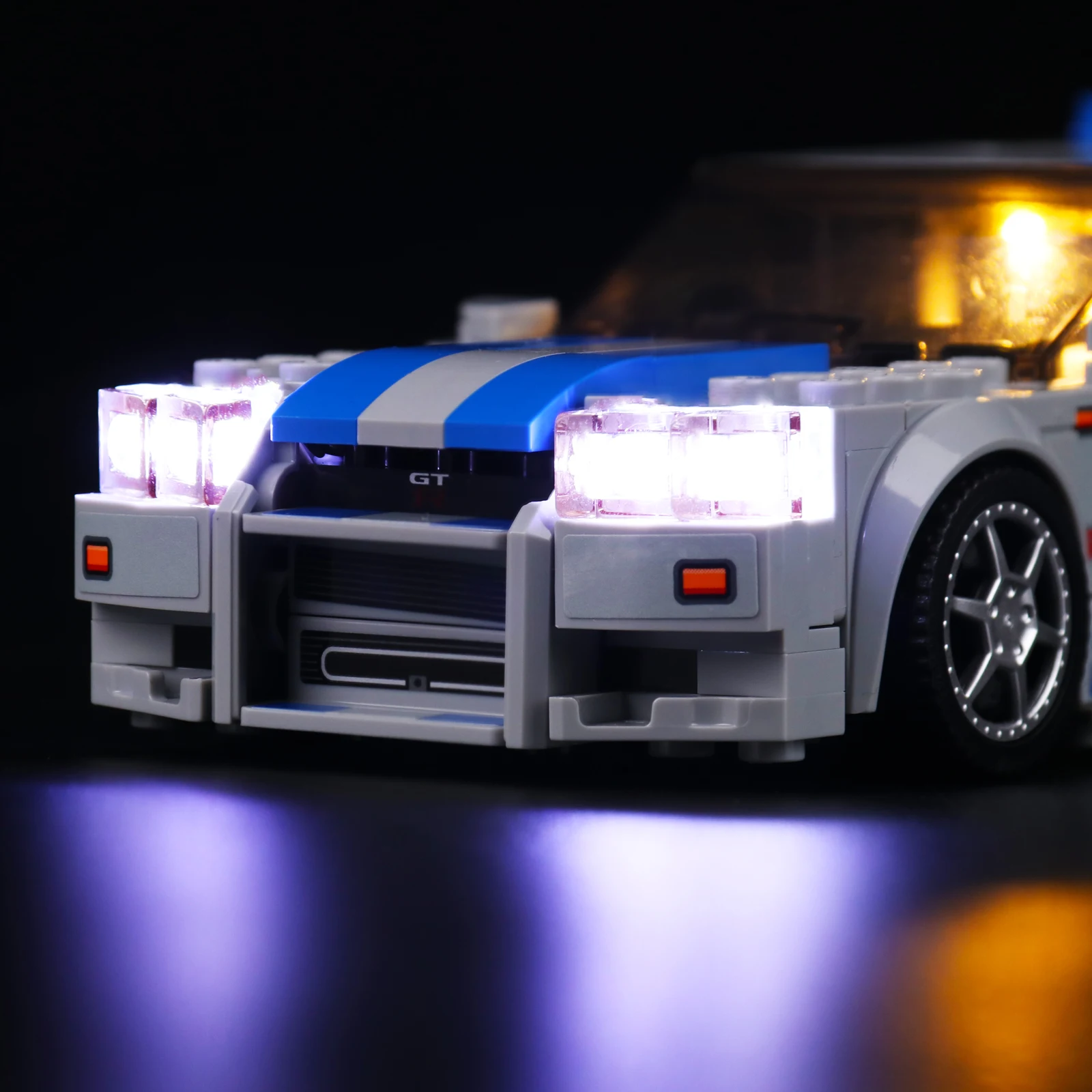 Lazishi LED Light For 76917 Fast 2 Furious Nissan Skyline GT-R Lighting DIY Toys Only Lamp+Battery Box (Not Include the Model)