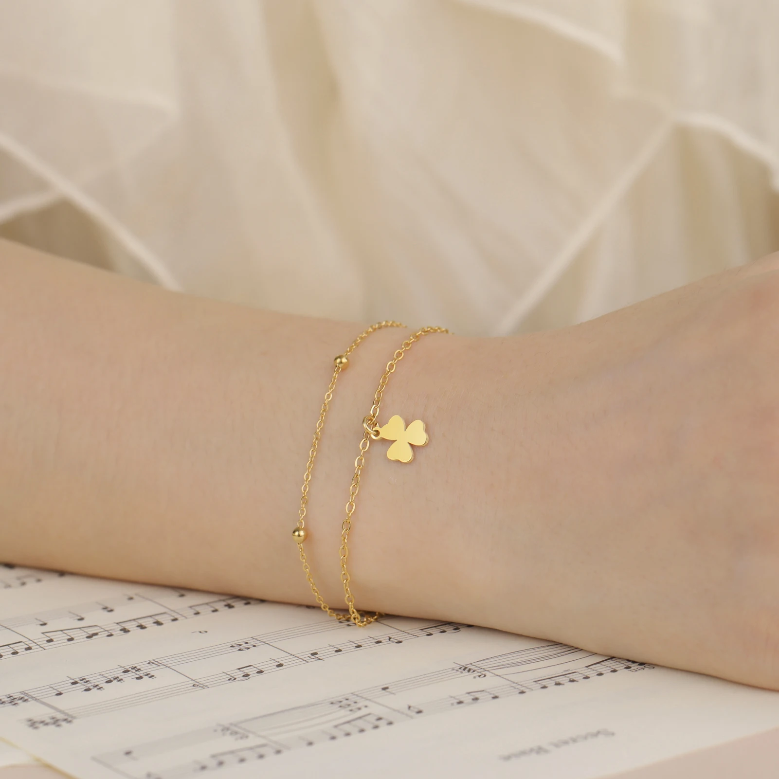 COOLTIME Edelstahl Kleeblatt Armband Mode Frauen Paar Charm Armband Schmuck St. Patrick's Day Geschenk – Detail 20