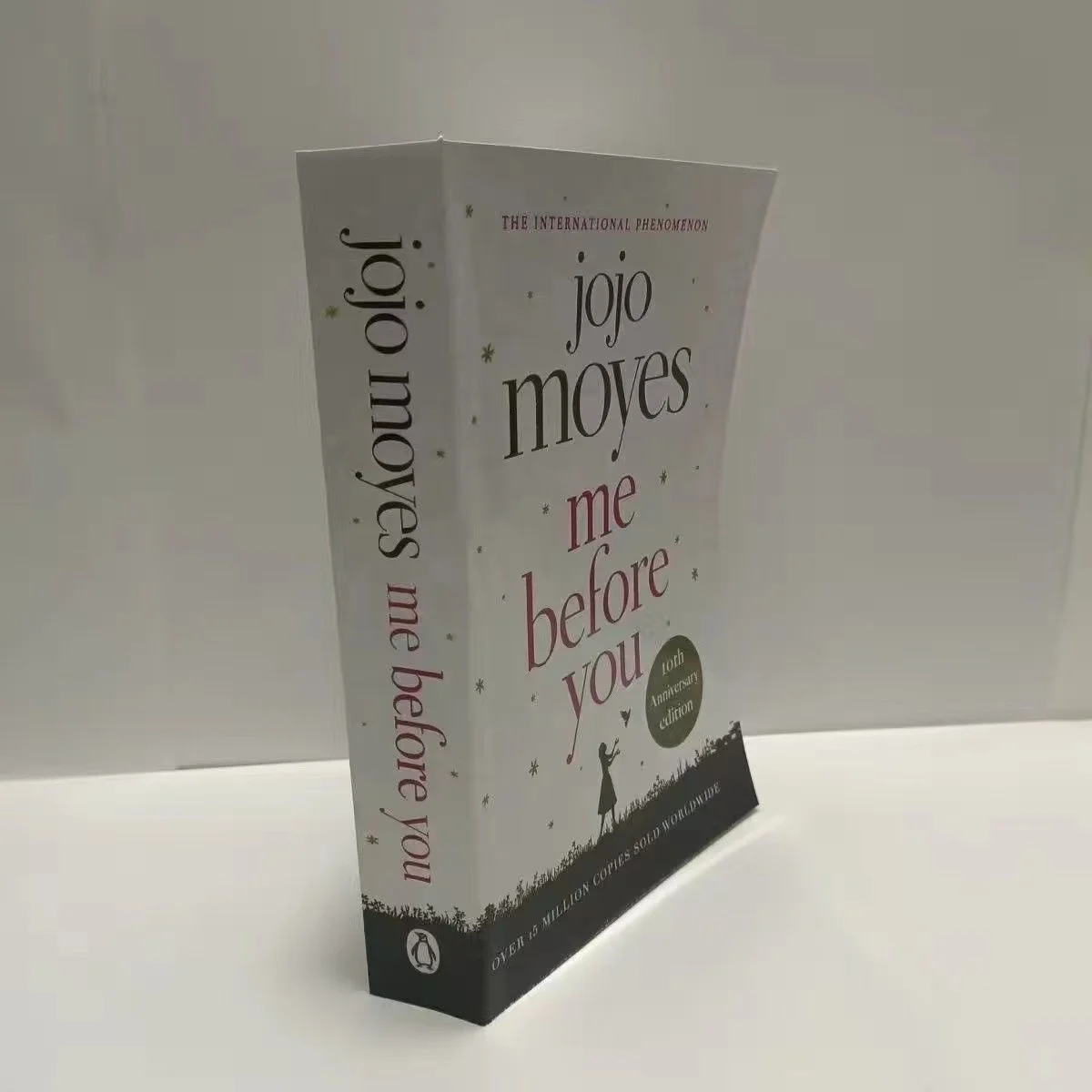 Книга Jojo Moyes:me Before You в мягкой обложке на английском языке