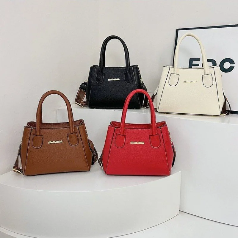 

Ladies Tote Bag Made Of Octa-Printed Leather Boasting High-End Luang Prabang Commuter Spacious Soft Style​