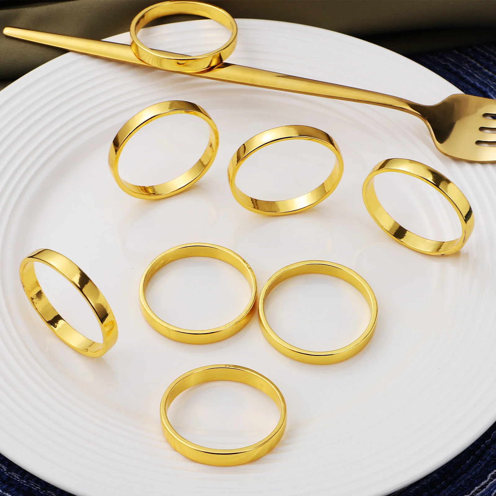 

12 Golden Rings Zinc Alloy Elegant Table Setting Accessories Table Setting Accessories Round Buckle Cloth Holder