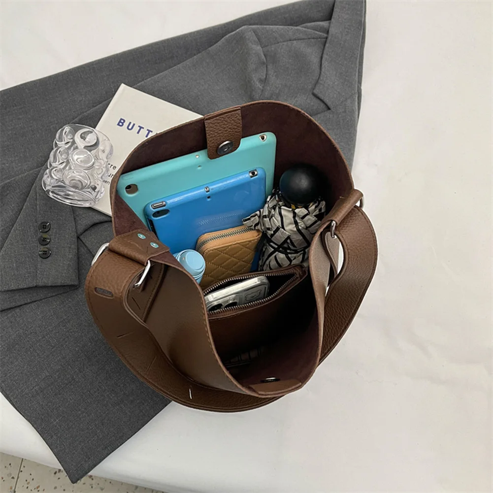 

Women Retro Shoulder Bag PU Leather Versatile Shopper Bag Large Capacity Adjustable Strap Simple Bag with Matching Clutch Set