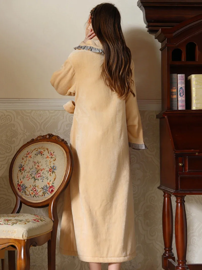 Female Pajamas Robe Vintage Nightgown Women Autumn Winter Plush Thickened Long Bathrobe French Princess Sweet Girl Home Clothes