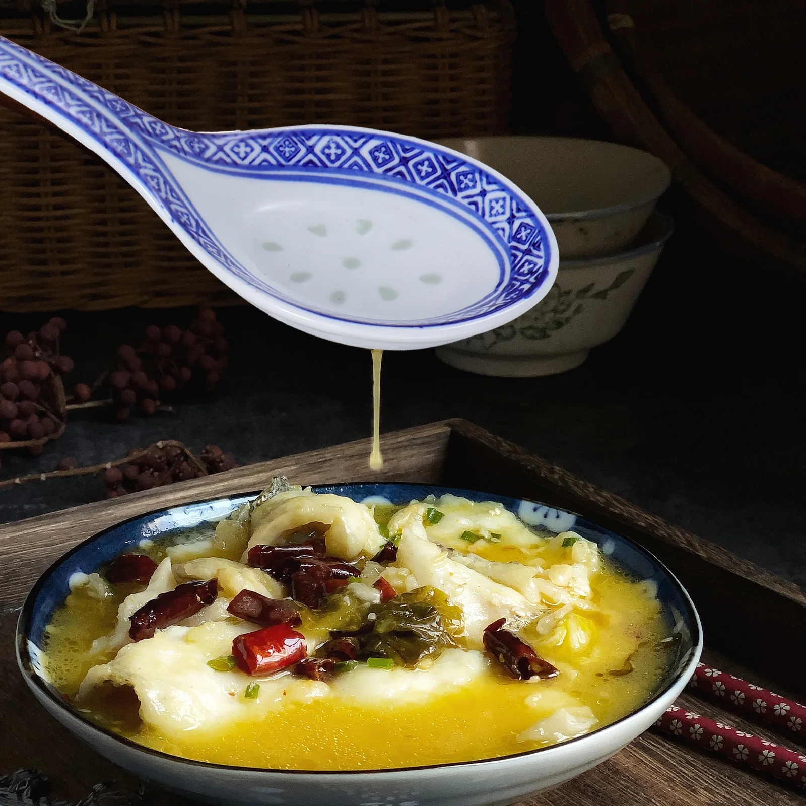 

Blue and White Ceramic Big Soup Spoon Chinese Style Kitchen Utensils Bar Banquet Food Serving Mixing Stirring Spoon