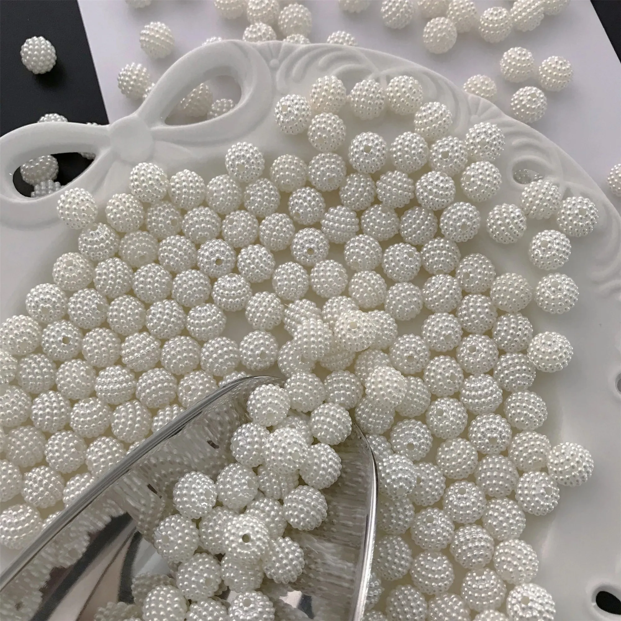 100 Stück 10 mm cremeweiße Bayberry-Kugel-Acrylperlen, geeignet für DIY-Herstellung, Armbänder, Halsketten – Detail 5