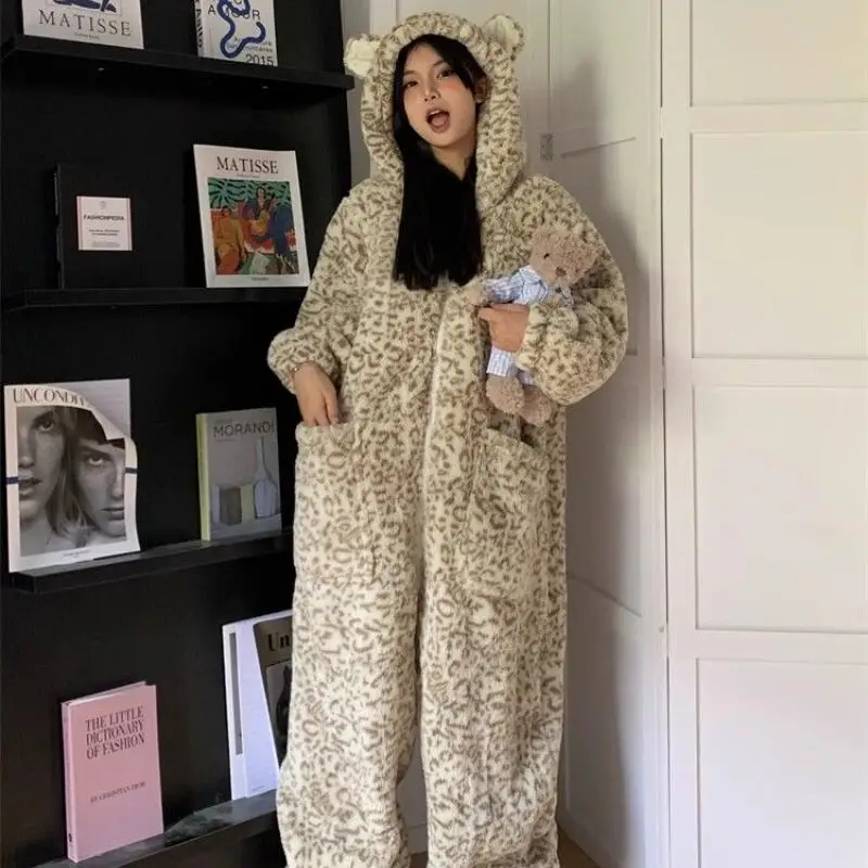 

Женская одежда, пижамы, зимние новые утепленные коралловые флисовые пижамы с леопардовым принтом, которую можно носить в качестве верхней одежды, милая домашняя одежда