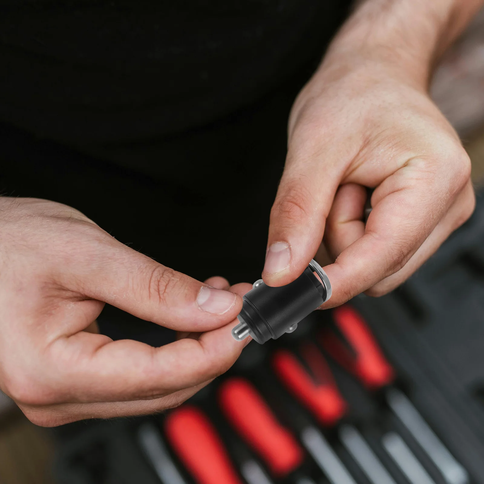 

Dual USB Retractable Cable Compact Fast Charging Car Adapter Retractable Cable