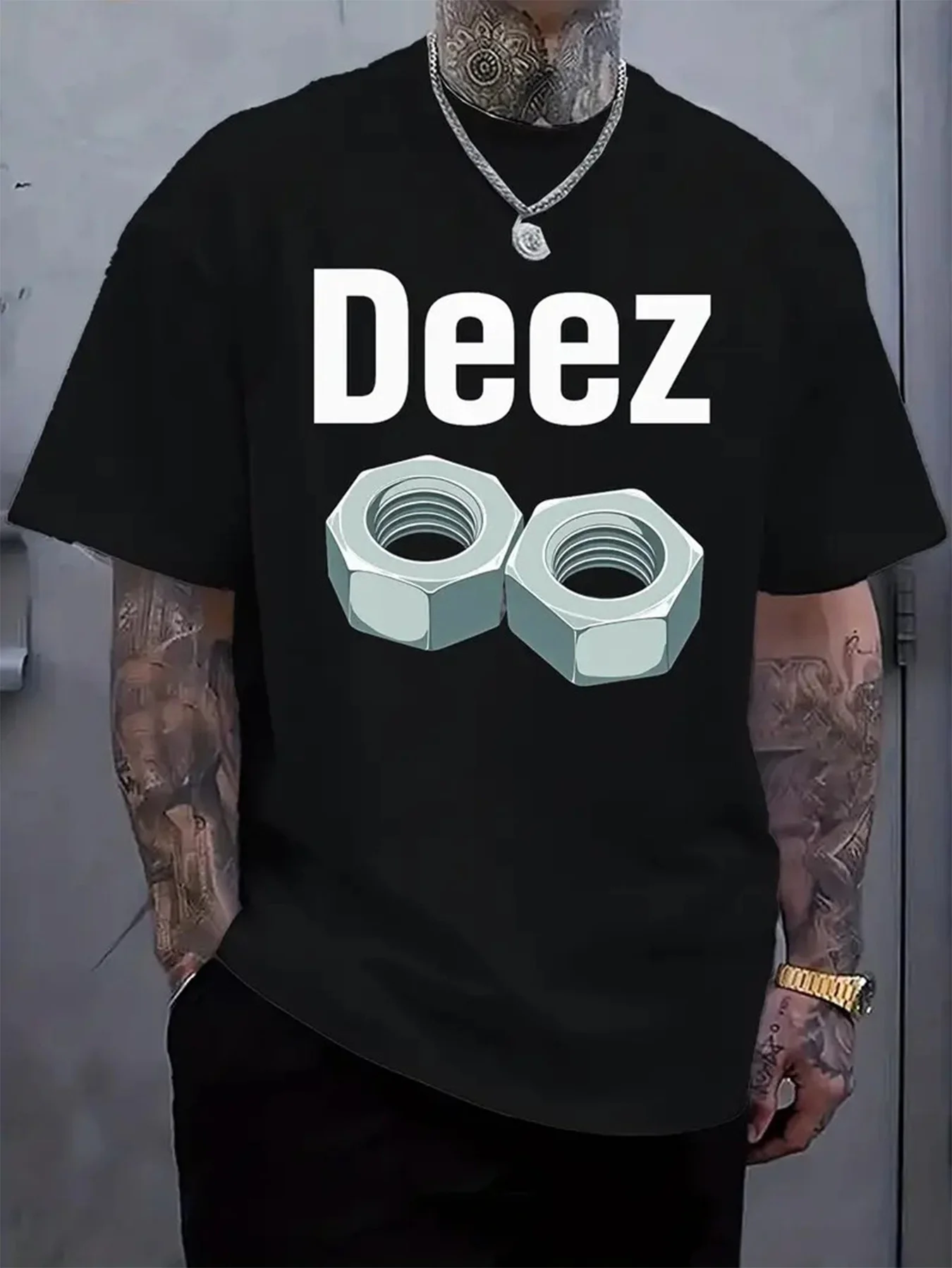 

Men's upgraded casual black T-shirt, short-sleeved with this walnut pattern, is breathable and comfortable.