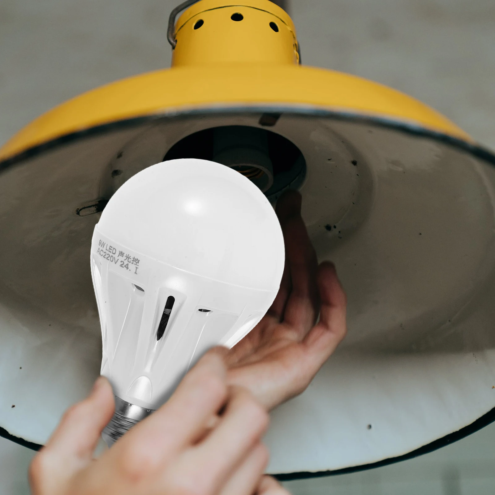 

Voice Control Sound Sensor Bulb E27 LED Night Lamp Auto Turn on Voice Activated Light for Stairs Energy Saving