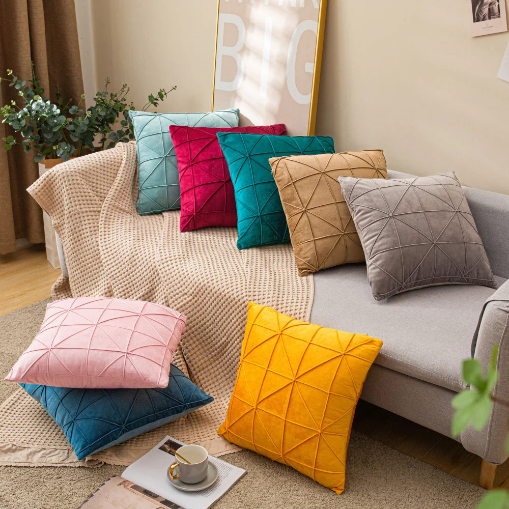 18x18 inches Velvet Throw Pillow Covers Checkered Grid Decorative Cushion Cover Pillowcase for Sofa Christmas Red Pillowcase